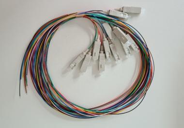 Faserpigtail SC 50/125µ OM3 0,9mm LSZH / 12er Satz, farb. Fasern, 2m 