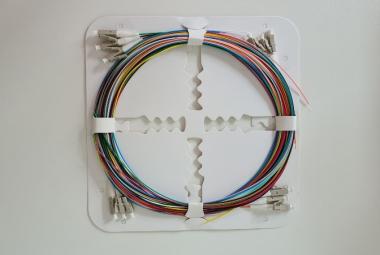 Faserpigtail LC 50/125µ OM2 0,9mm LSZH / 12er Satz, farb. Fasern, 2m 