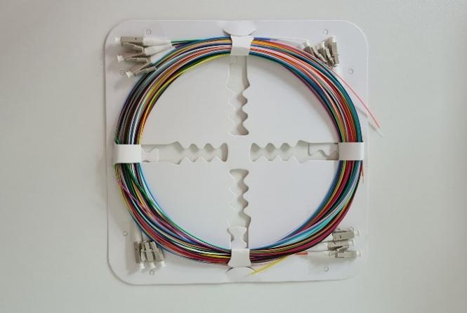 Faserpigtail LC 50/125µ OM2 0,9mm LSZH / 12er Satz, farb. Fasern, 2m 