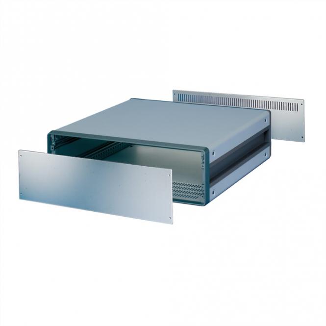 Panneau arrière CompacPRO avec fentes ventilées, 3 U, 28 HP 